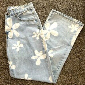 Women’s light wash denim wide leg flower jeans